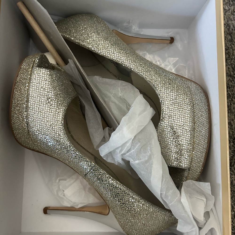 Michael Kors Glittering Silver Heels